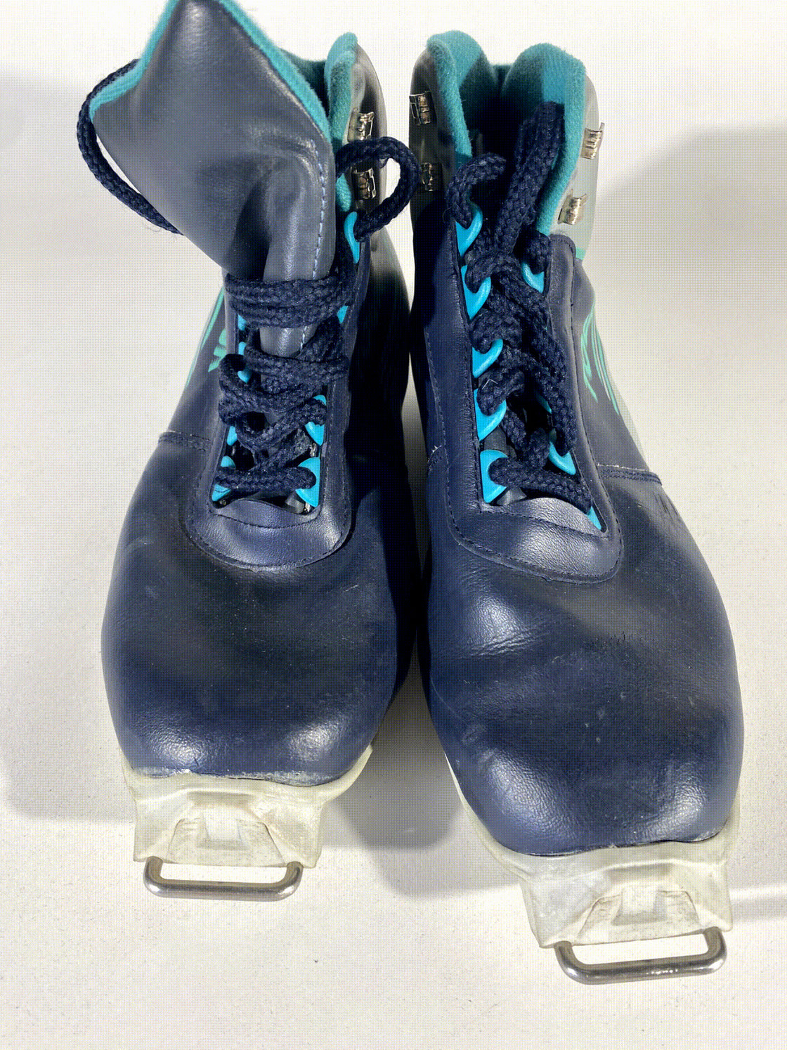 Tour Vintage Nordic Cross Country Ski Boots Size EU39 US7 SNS Old Bindings