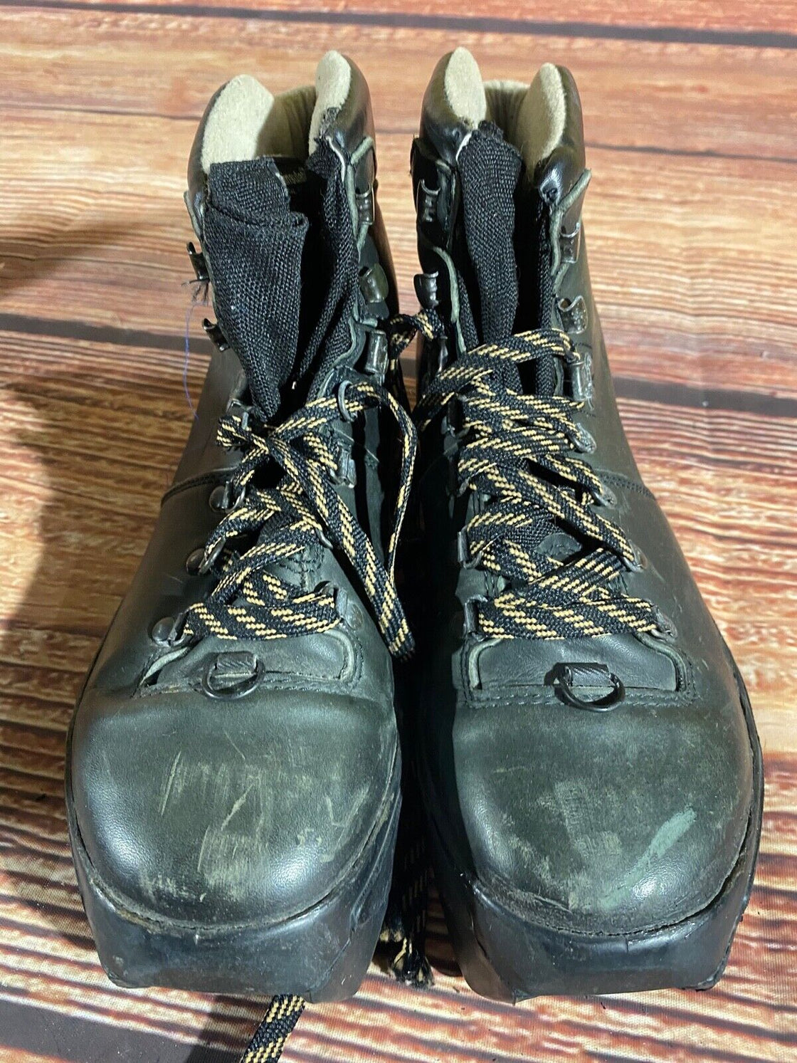 Salomon Back Country Nordic Ski Boots Size EU38 US6 X-Adventure binding