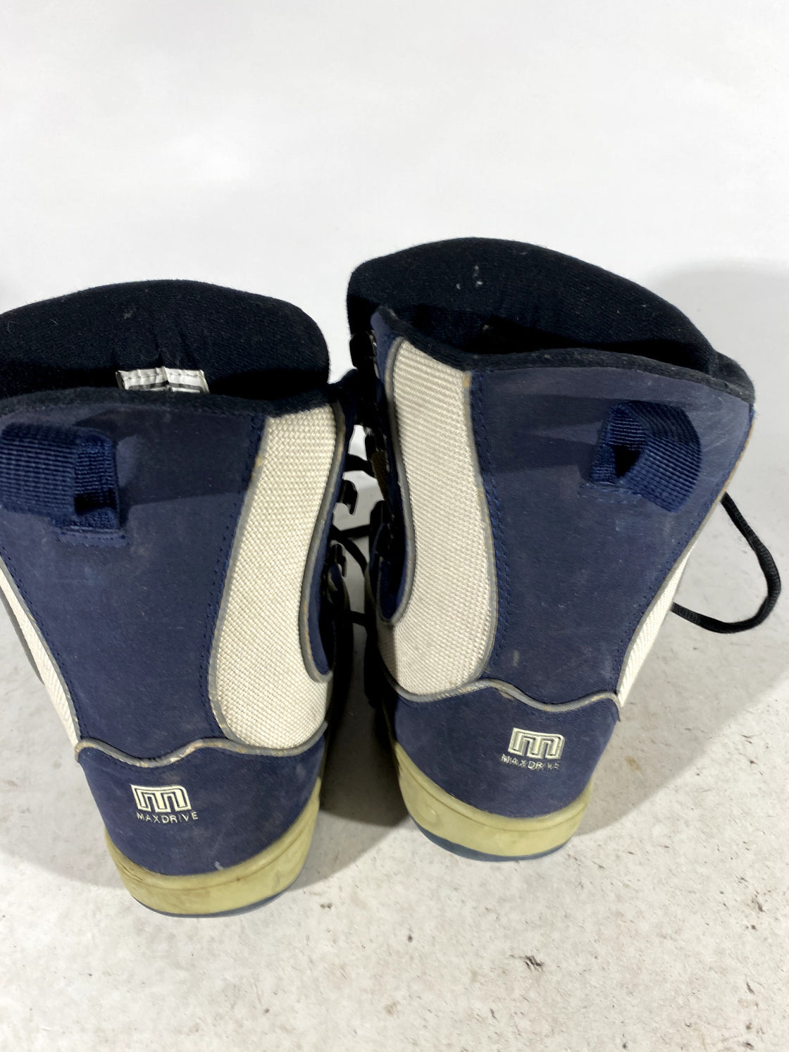 MAX DRIVE Snowboard Boots Youth Kids Size EU32  US1 Mondo 200 mm