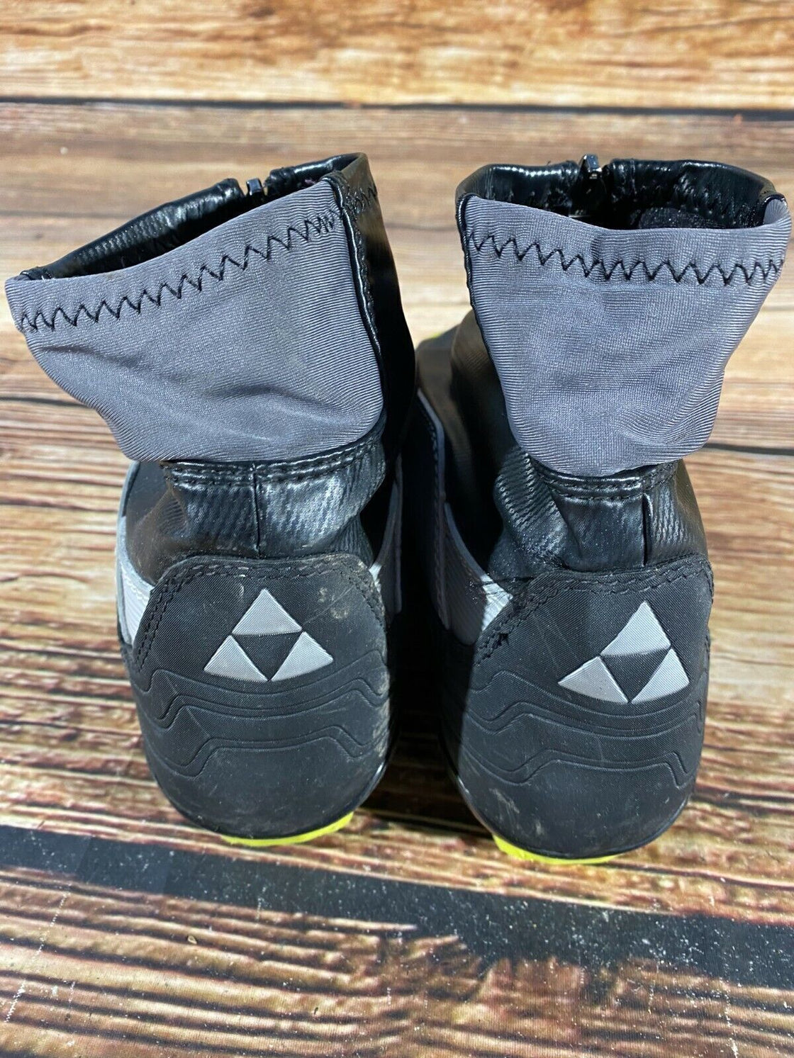 FISCHER RC5 Classic Nordic Cross Country Ski Boots Size EU41 US8 NNN bindings