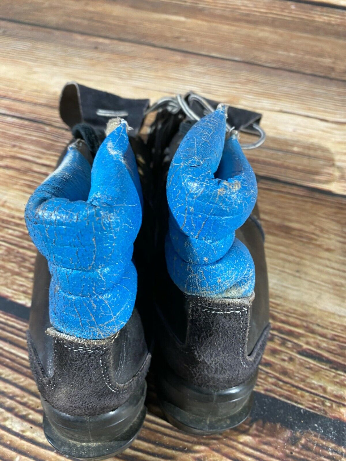 Vintage Alpine Ski Boots for Cable Bindings Size EU43, US9, UK8.5, Mondo 270