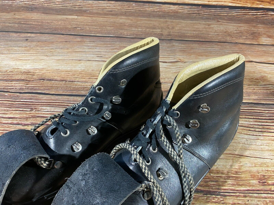 Vintage Alpine Ski Boots for Cable Bindings Size EU41, US7.5, UK6.5, Mondo 255