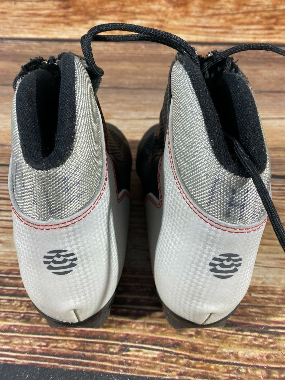 Alpina Touring Nordic Cross Country Ski Boots Size EU39 US7 NNN bindings 1008