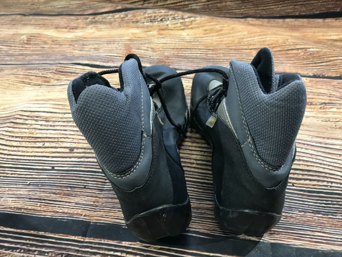 SALOMON Cross Country Ski Boots Size EU38 US6.5 SNS Profil