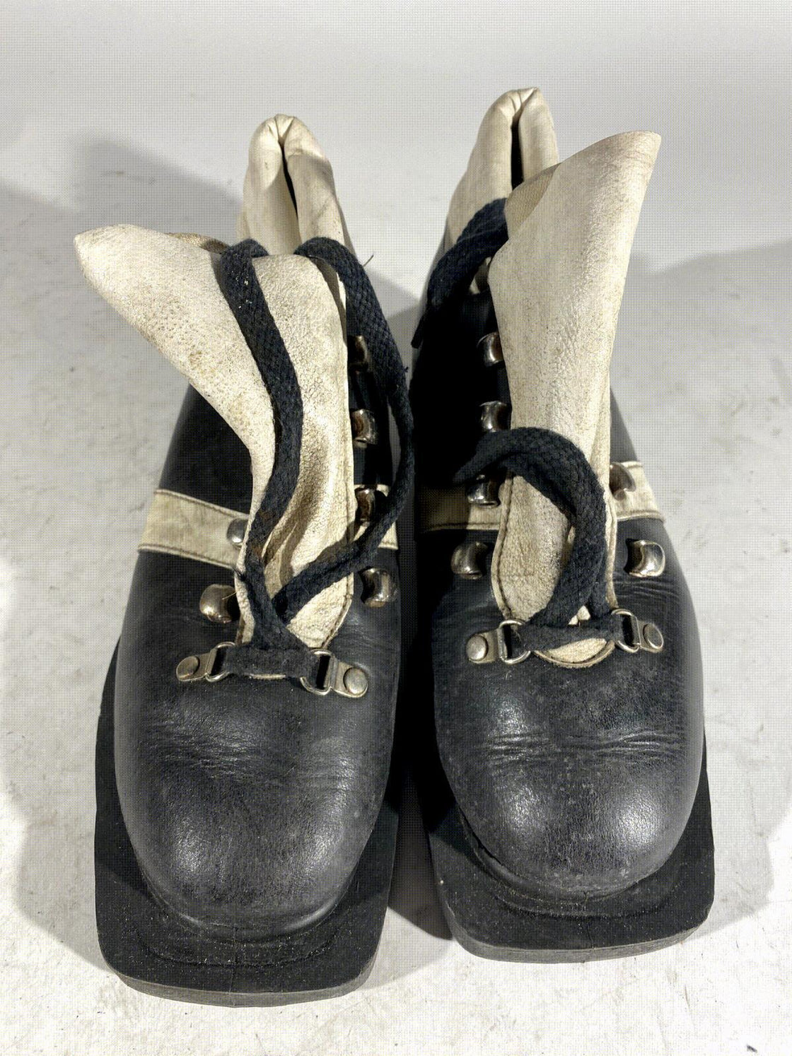 Vintage Nordic Cross Country Ski Boots EU38, US5.5 for NN 75mm
