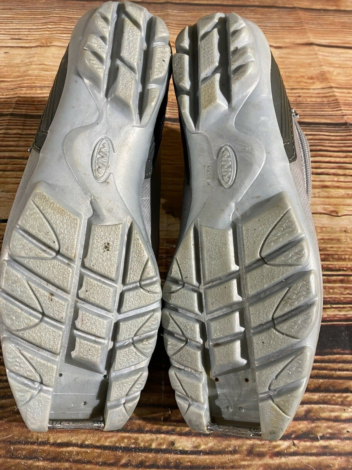 Alpina ST11j Nordic Cross Country Ski Boots Size EU40 US7.5 for NNN 727