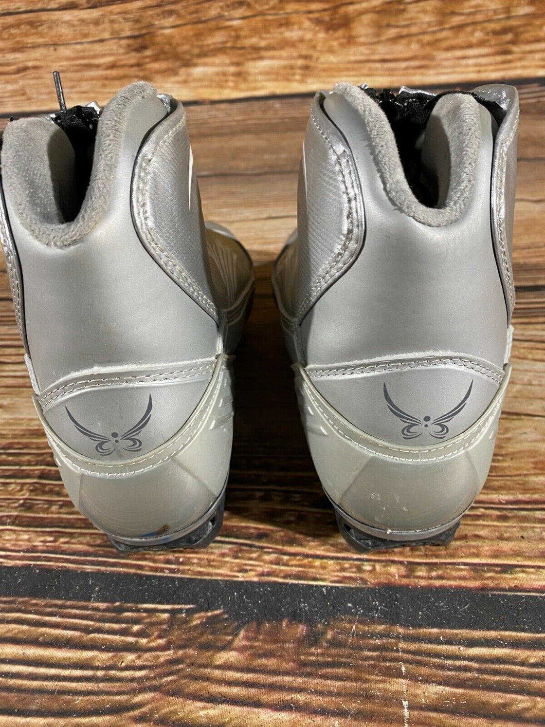 Alpina Eve 28G Nordic Cross Country Ski Boots Size EU40 US7.5 NNN bindings