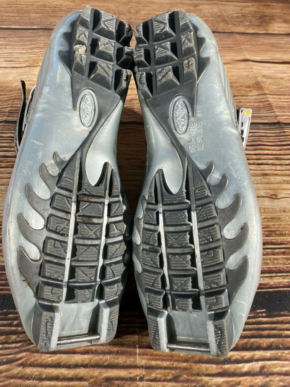 Alpina SP30L Nordic Cross Country Ski Boots Size EU40 US7.5 NNN bindings 710