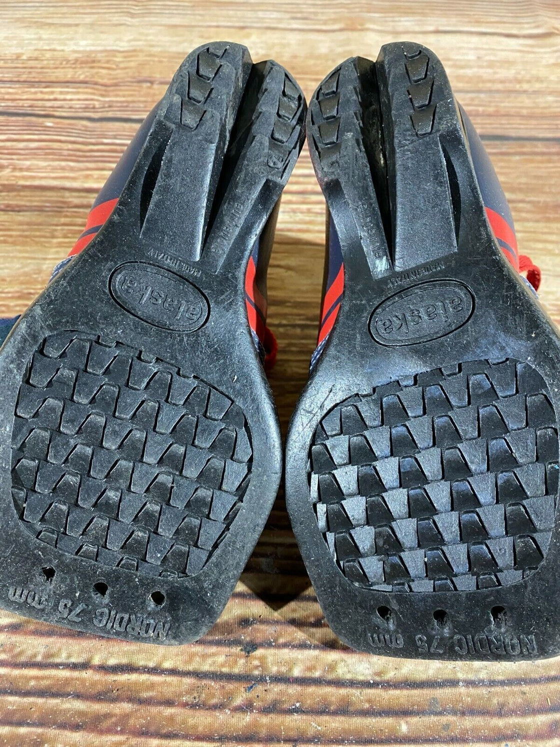 Alaska Nordic Norm Cross Country Ski Boots SizeEU25 US8.5 NN 75mm