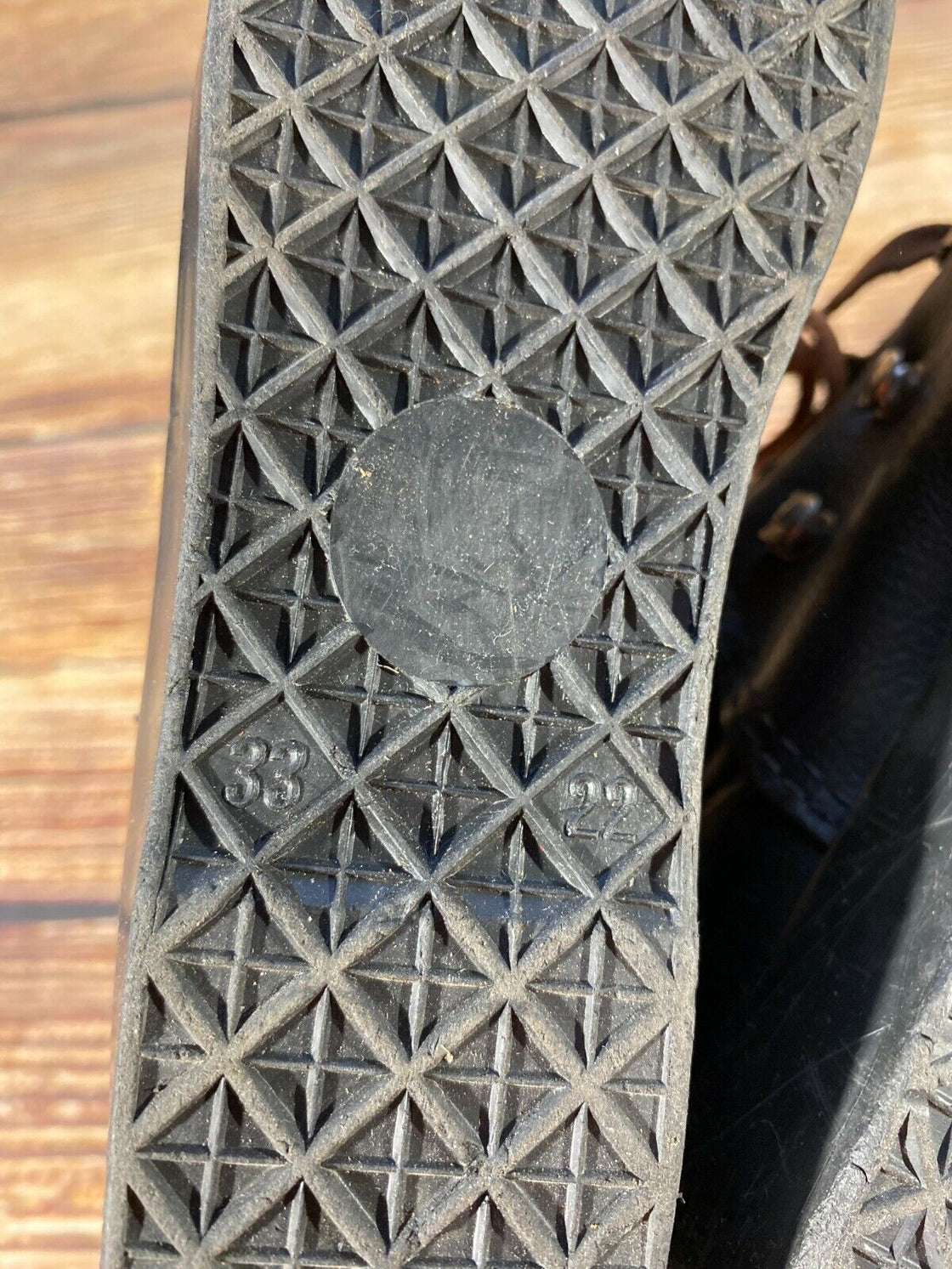 Vintage Alpine Ski Boot Mountain Skiing Youth EU33 Mondo 214 Cable Binding KL148