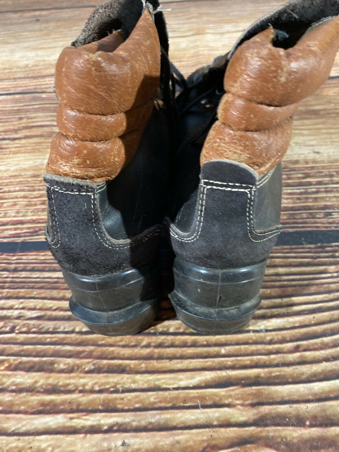 Vintage Alpine Ski Boots Skiing EU38 US5.5 UK5, Mondo 238 Cable Bindings KL156