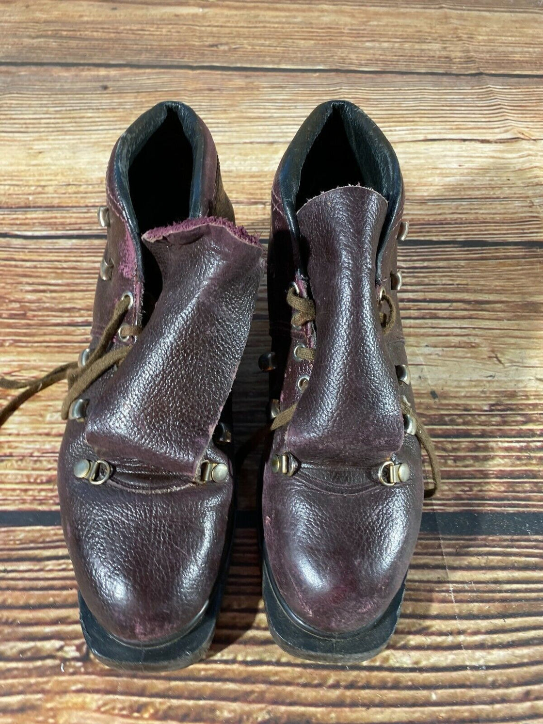 Vintage Leather Alpine Ski Boots EU41 UK7.5 Mondo 256 Cable Bindings